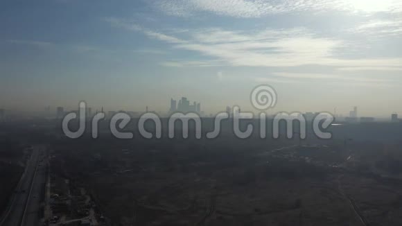 莫斯科俄罗斯2月27日早春弥漫的大都市视频的预览图