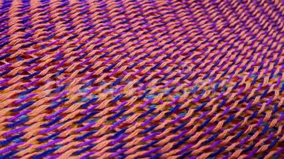 彩色针织面料抽象背景视频的预览图
