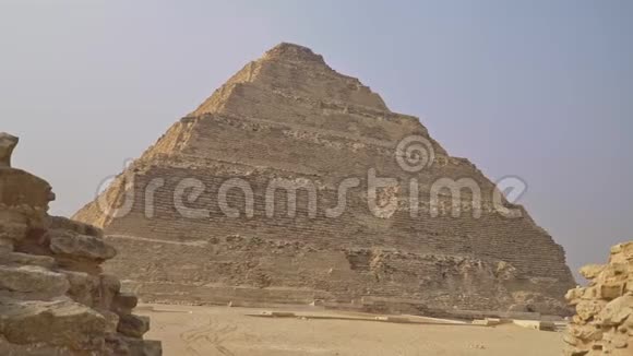 Djoser或Djeser和Zoser金字塔或Step金字塔是埃及萨卡拉墓地的考古遗迹视频的预览图
