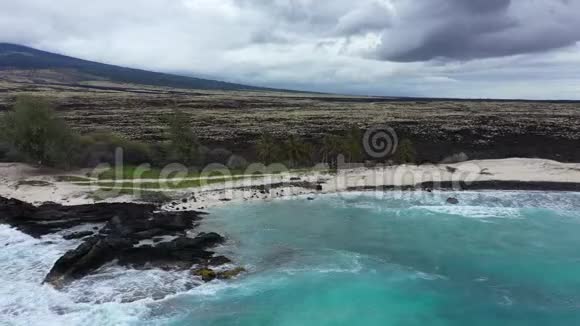 马卡拉威纳海滩大岛夏威夷航空景观视频的预览图