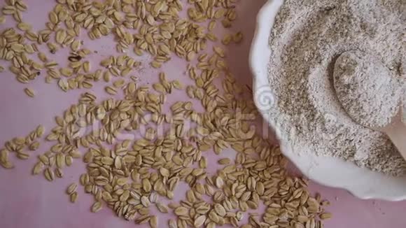 燕麦食品配料面粉和粉底薄片视频的预览图