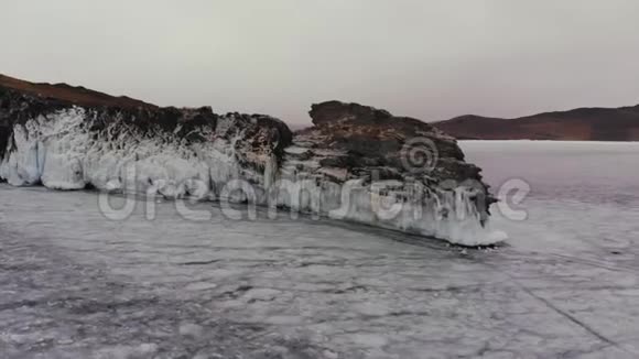冰湖上的冰海角视频的预览图
