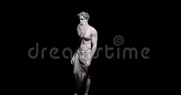 古神海神海神海神立在黑暗中视频的预览图