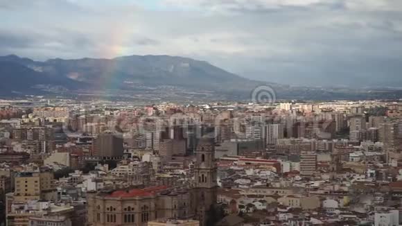 马拉加城市景观与彩虹马拉加城市景观西班牙视频的预览图