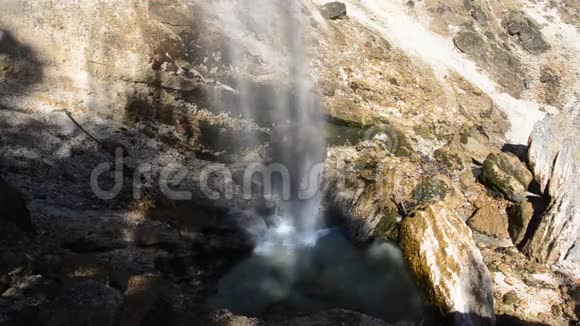 特里格拉夫国家公园的瀑布佩里尼克斯洛文尼亚阿尔卑斯山视频的预览图