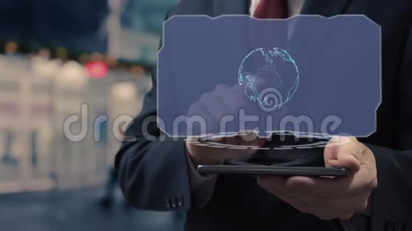 商人使用全息影像视频的预览图