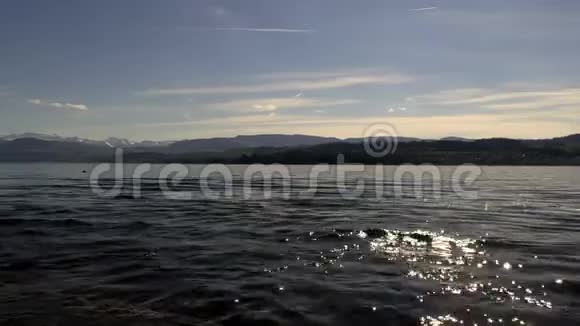 瑞士苏黎世湖上的玛丽娜视频的预览图