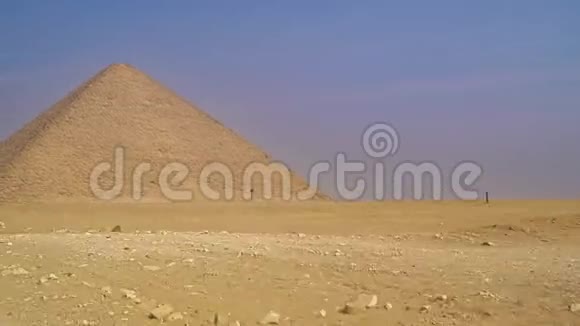 红色金字塔红色金字塔又称北金字塔是位于视频的预览图