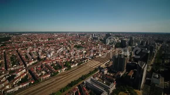 比利时布鲁塞尔2018年6月晴天30毫米4K激励2探针视频的预览图