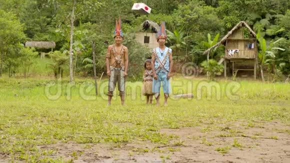 Drone向亚马逊偏远的村庄提供药物治疗视频的预览图