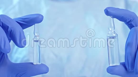 病毒性疫苗技师双手手套两个安瓿视频的预览图