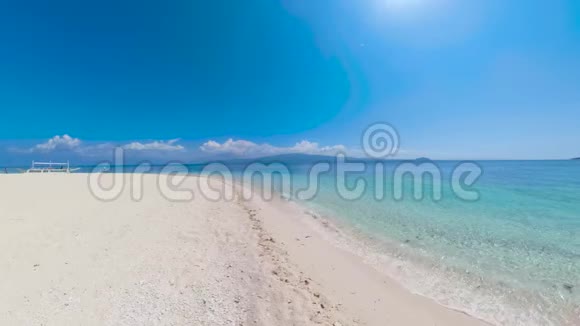 有白色海滩的热带岛屿菲律宾马哈巴岛视频的预览图