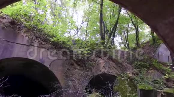 古堡废墟的全景视频的预览图