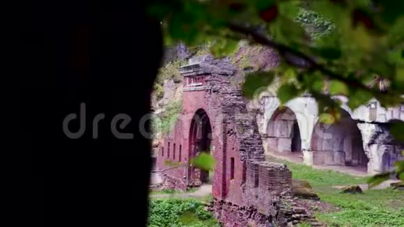 军事红砖大门的堡垒视频的预览图