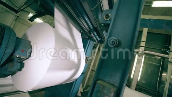 印刷工厂设备纸网贯穿其中视频的预览图