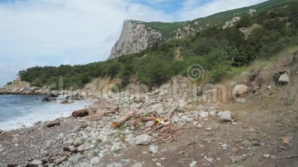 黑海垃圾填埋场的近景全球人类问题是地球垃圾排放和视频的预览图