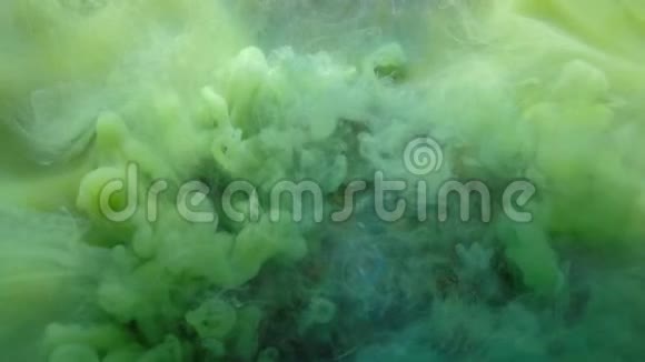 蒸汽运动闪光鼠尾草绿色蒸汽流动效应视频的预览图