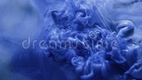 流动蒸汽覆盖钢蓝色雾霾云运动视频的预览图