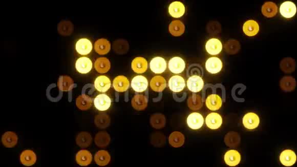 一排排带有随机开关的灯泡聚光灯电脑生成的夜总会背景3d渲染视频的预览图