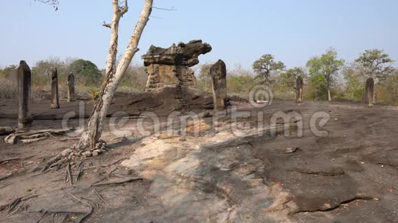 泰国UdonThaniPhuPhraBat历史公园的岩石视频的预览图
