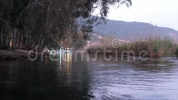 土耳其AzmakAkyaka的慢动作河流视频的预览图