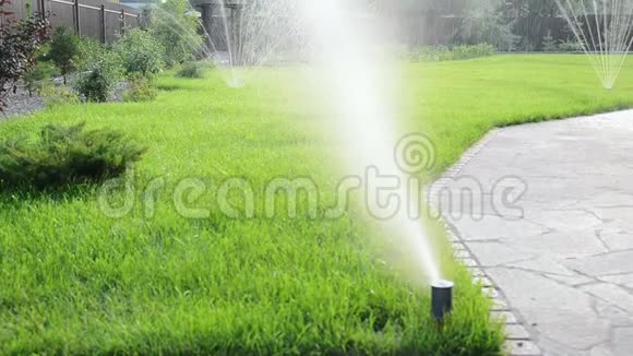 园自动浇水系统视频的预览图