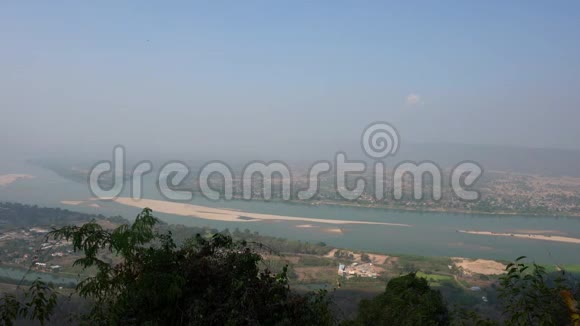 从泰国乌登塔尼的农海天行道观赏湄公河视频的预览图