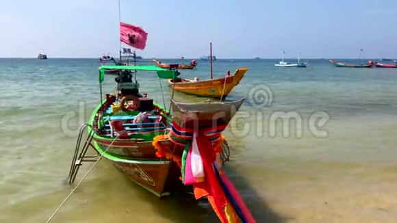 泰国高涛海滩传统长尾船视频的预览图