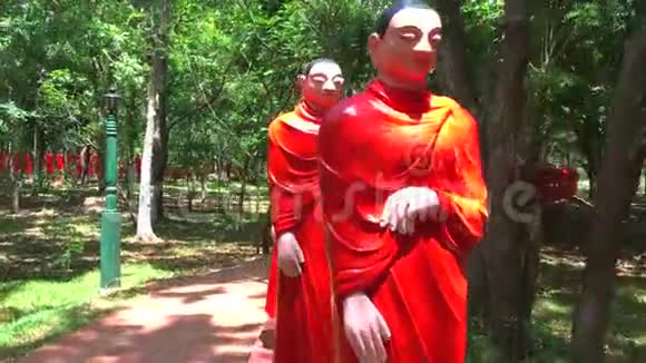 斯里兰卡内利库拉玛寺500尊佛教僧侣佛像4k段录像视频的预览图