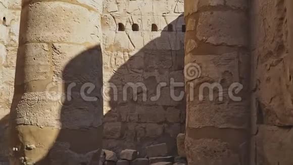 卢克索卢克索神庙古埃及底比斯卢克索神庙是一座古埃及的大型寺庙建筑群位于视频的预览图