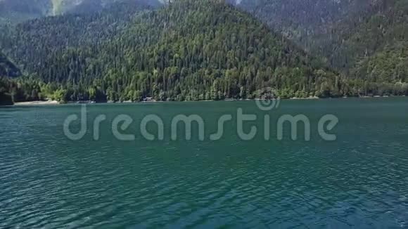 Ritsa阿布哈兹湖在水中射击视频的预览图