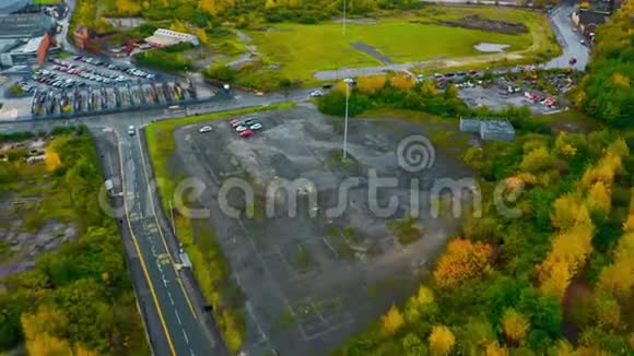 空中镜头梅多霍尔停车场11月7日唐谢菲尔德河视频的预览图