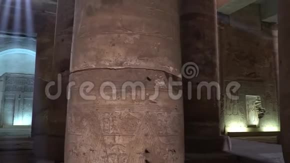 阿比多斯的塞蒂一世神庙Abydos以SetiI号纪念寺而闻名该寺内有埃及国王Abydos视频的预览图