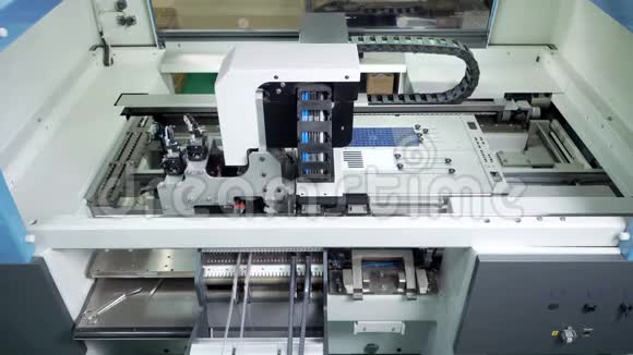 数控机床Pcb加工高科技工厂电子元器件生产视频的预览图