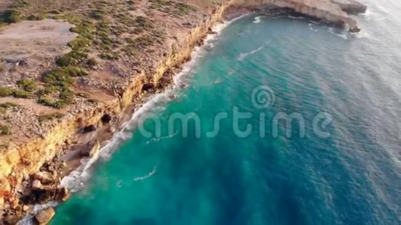 希腊的悬崖和大海视频的预览图