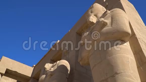 拉梅塞姆是法老拉梅斯二世的纪念庙或太平庙埃及视频的预览图