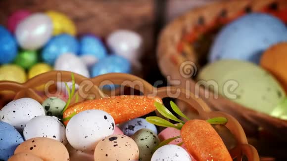 丰富多彩的传统庆祝复活节彩蛋视频的预览图