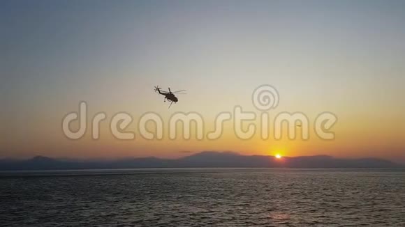 火力直升机对抗太阳视频的预览图
