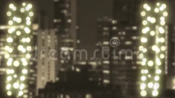 闪烁的仙灯串串与城市景观视频的预览图