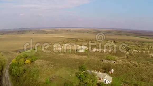 古格托达西亚定居点的废墟空中景色视频的预览图
