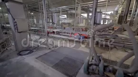 生产瓷砖厂厂房内视频的预览图