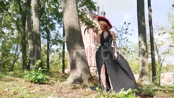 女巫节角骷髅庆祝恐怖魔鬼服装视频的预览图