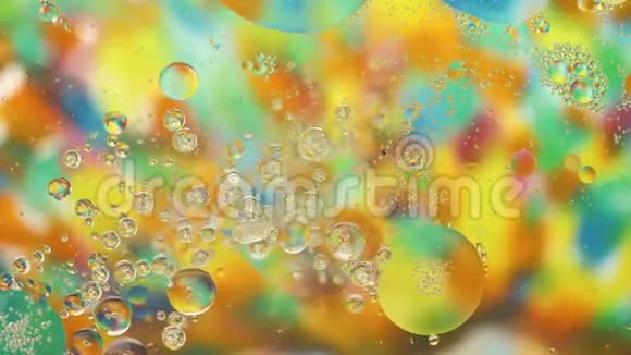 七彩油色流创意展示颜色视频的预览图