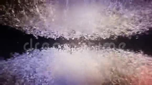 喷泉飞溅背景视频的预览图