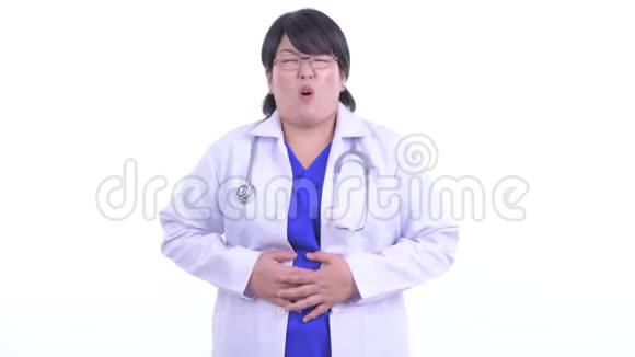 超重亚洲女医生胃痛视频的预览图
