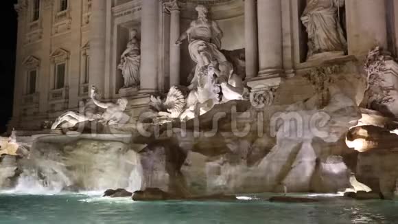 Trevi喷泉FontanadiTrevi夜间意大利罗马视频的预览图