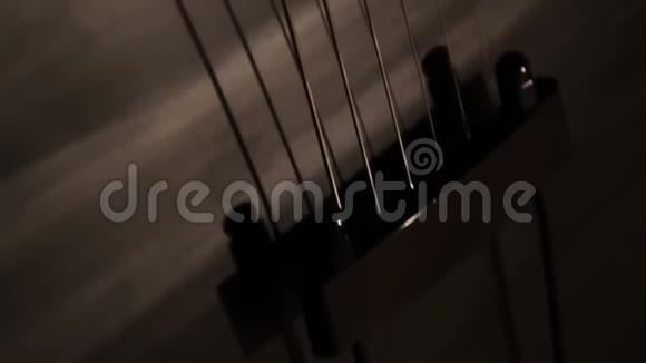 黑色爵士拱顶吉他带洞中空钢弦声学或半声学视频的预览图