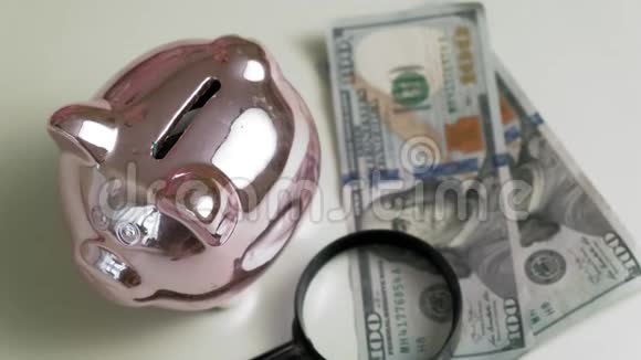 猪银行粉红色的猪投资和商业人与金钱视频的预览图