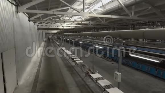 重型工厂瓷砖输送线工厂生产瓷砖制作过程视频的预览图