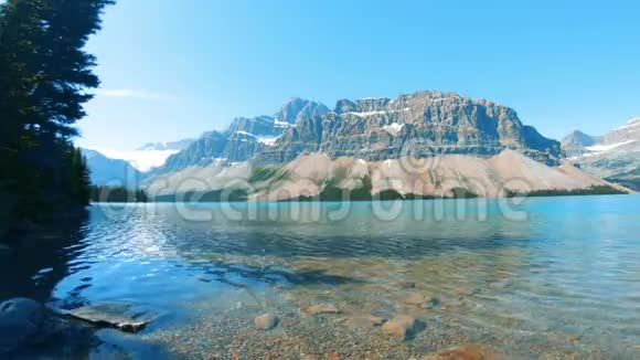 班夫国家公园的弓湖视频的预览图